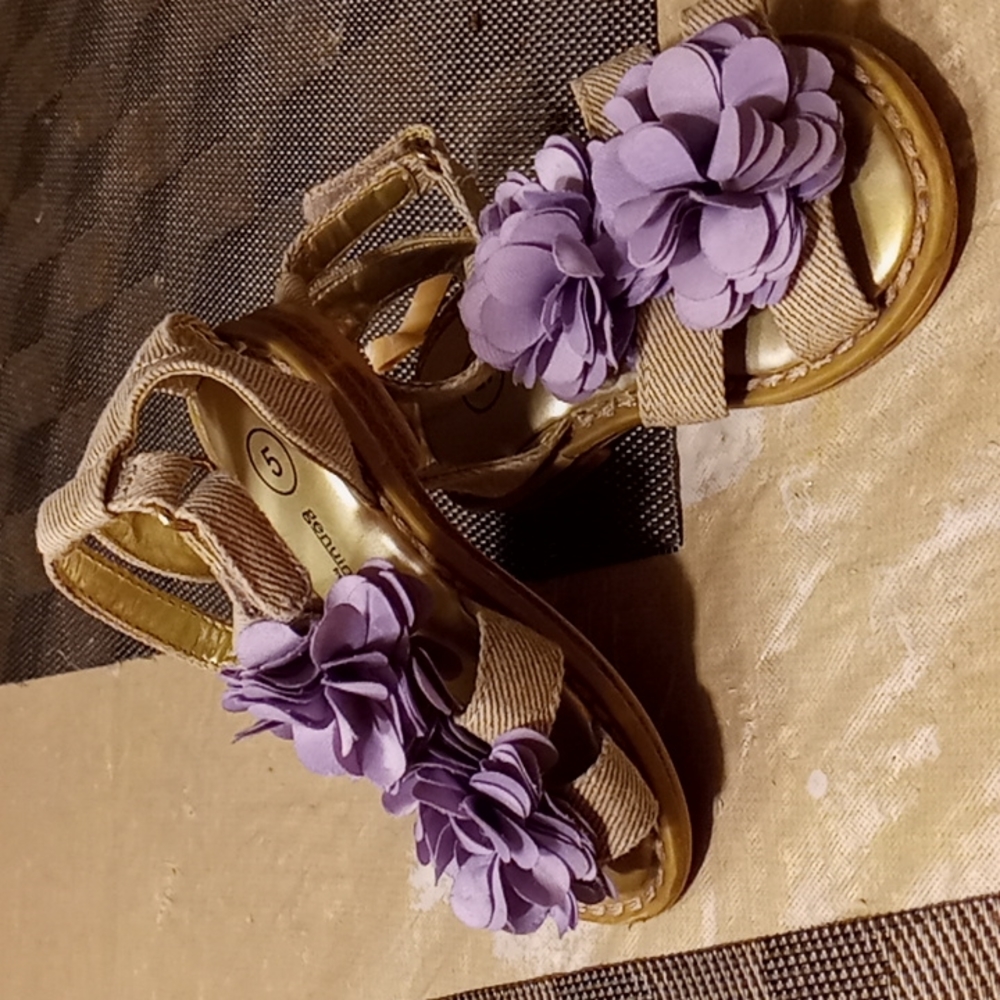 Oshkosh baby shoes